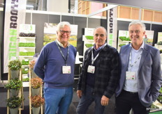 Henk Nijhuis, Rien van Hemert en Paul Zwinkels van African Roots. African Roots had diverse nieuwigheden in het assortiment zoals de Salvia Nemorosa, Coprosma Repens en de Portulca.